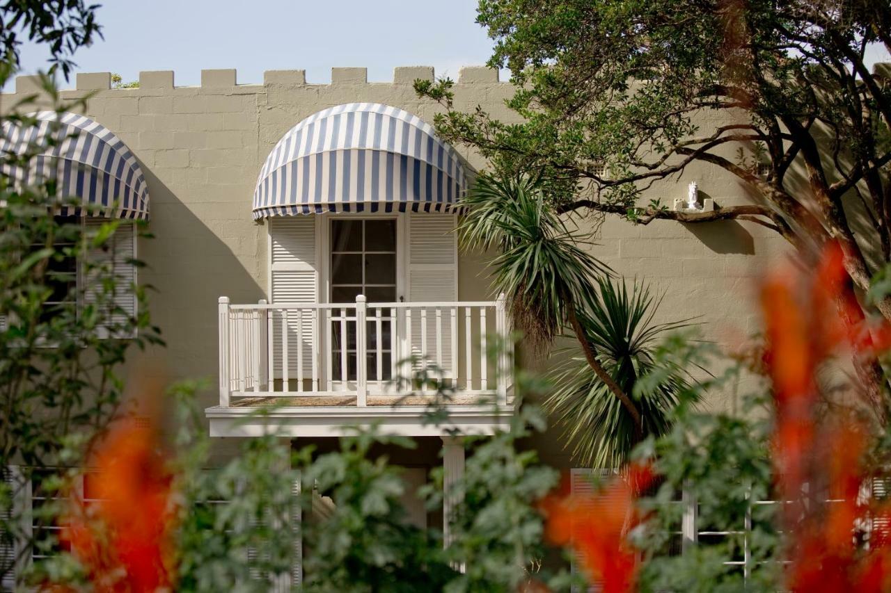 The Castle - Villa By The Sea Cowes Exterior photo